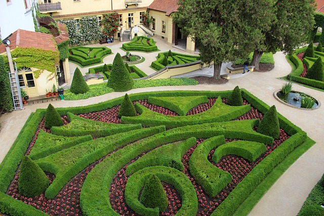 upravená zahrada pod Pražským hradem
